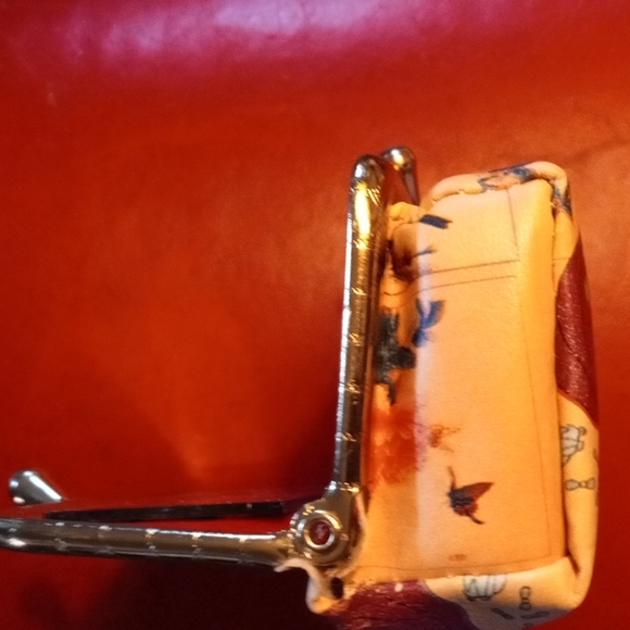 Japan off white leather painted Mirror Lipstick Purse with key chain - Picture 6 of 6